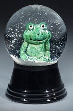 Good Luck Frog - Small<br> Vienna Snow Globe